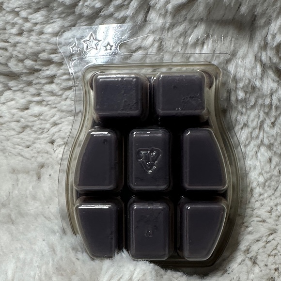 Scentsy Blueberry Pancakes Wax Bar - Rich Purple - Picture 2 of 2